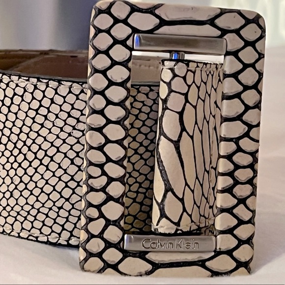 ⭐️ CALVIN KLEIN ⭐️ VINTAGE WAIST BELT GENUINE LEATHER SIZE SMALL - Picture 4 of 16